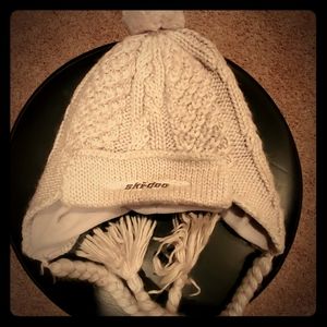 Skidoo hat